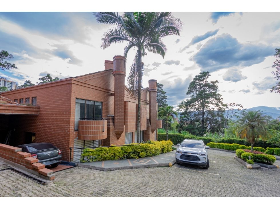 Casa en arriendo Antioquia Medellín El Tesoro 425 m2 Habitaciones 5 Baños 8 Garajes 3 Precio $18500000