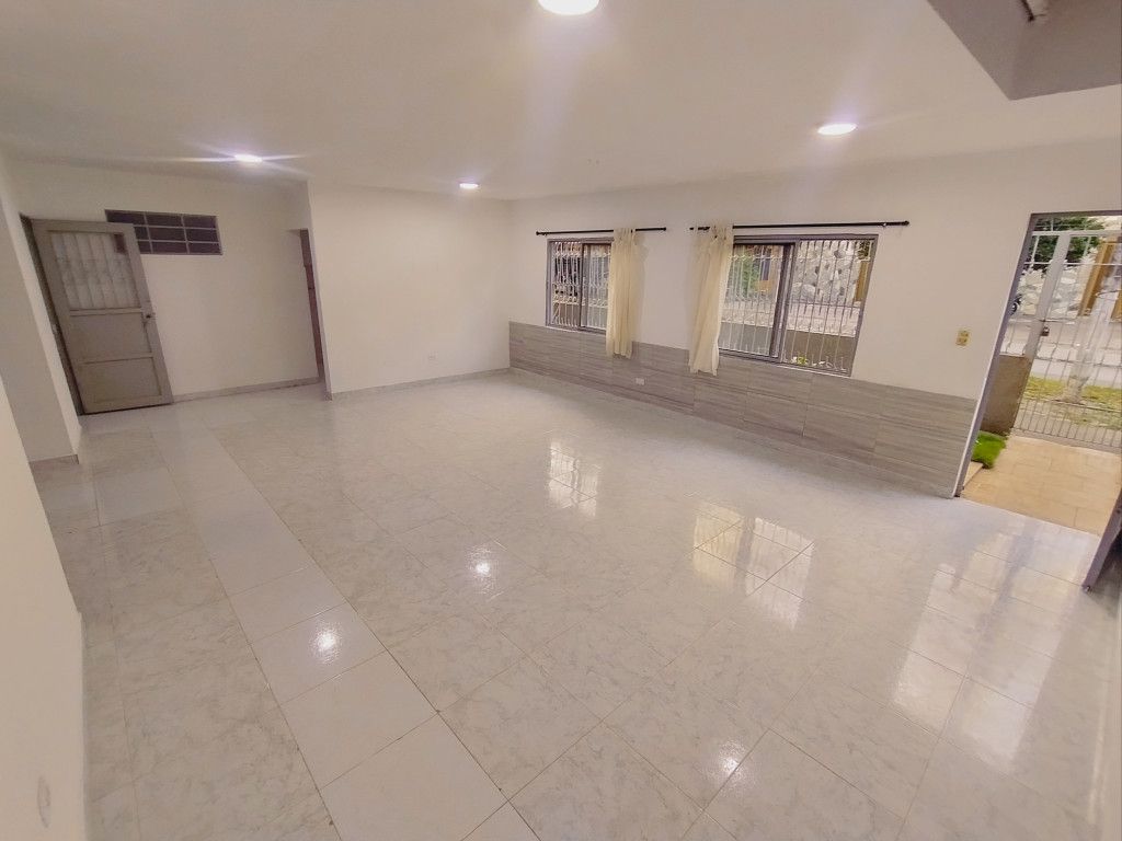 Casa en venta Valle Del Cauca Cali Chapinero 500 m2 Habitaciones 9 Baños 6 Garajes 2 Precio $680000000