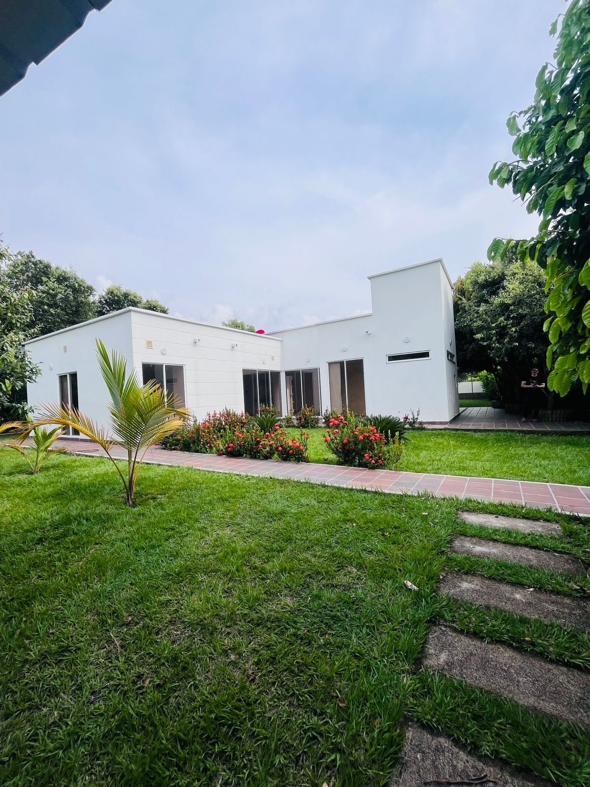 Casa en venta Huila Neiva Neiva 203 m2 Habitaciones 4 Baños 3 Garajes 4 Precio $550000000