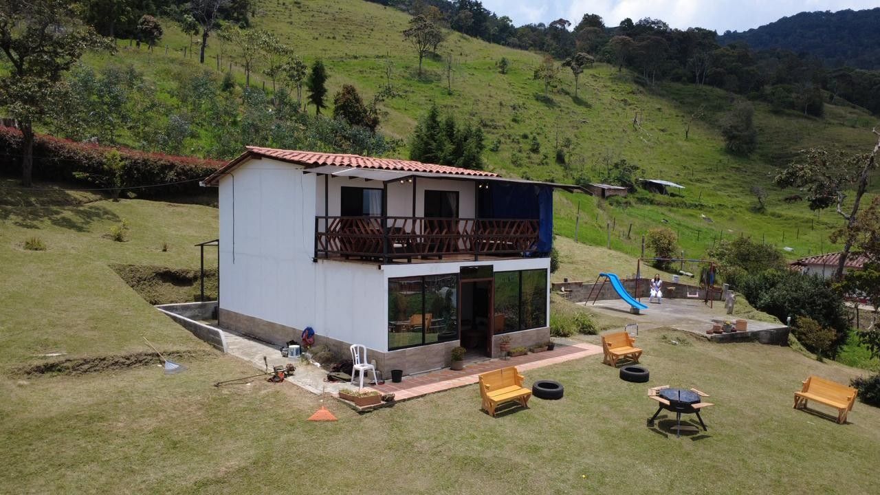 Finca en venta Antioquia Medellín San Cristobal 100 m2 Habitaciones 3 Baños 3 Garajes 4 Precio $700000000