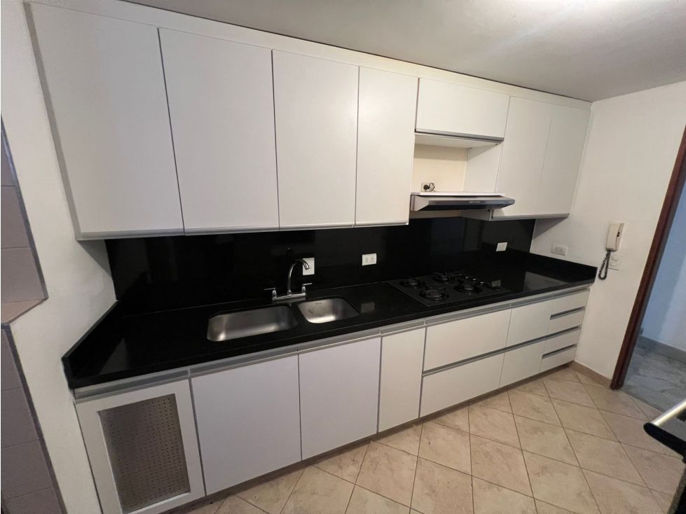 Apartamento en arriendo Antioquia Medellín Laureles 180 m2 Habitaciones 4 Baños 2 Garajes 2 Precio $5000000