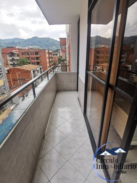 Apartamento en arriendo Antioquia Envigado Zona Centro 94 m2 Habitaciones 3 Baños 2 Garajes 1 Precio $2600000