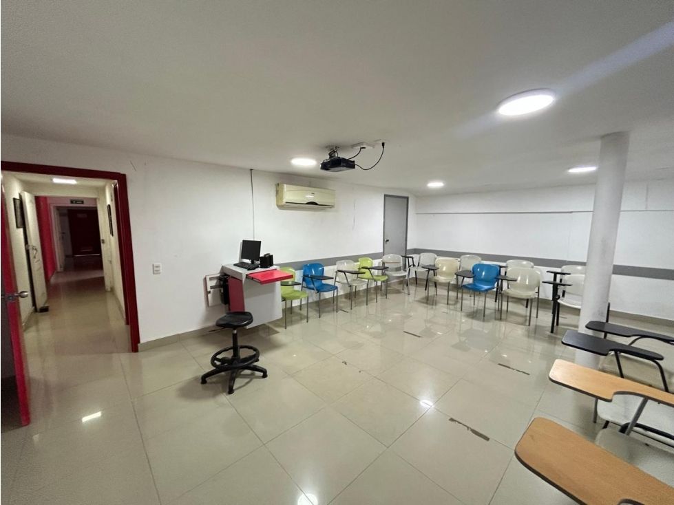 Local en arriendo o venta Atlántico Barranquilla San Vicente 402 m2 Habitaciones 0 Baños 2 Garajes 3 Precio venta $1700000000 Precio arriendo $12000000