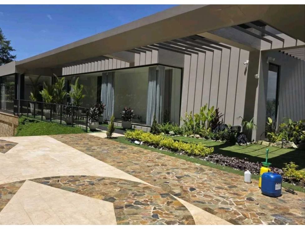 Casa en venta Antioquia Medellín Medellín 1200 m2 Habitaciones 5 Baños 7 Garajes 5 Precio $9000000000