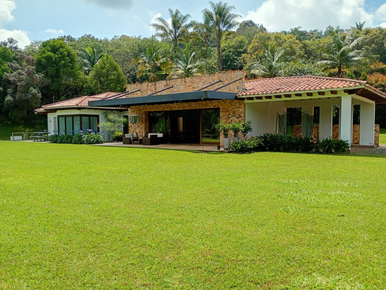 Casa en arriendo Antioquia El Retiro El Retiro 397 m2 Habitaciones 3 Baños 5 Garajes 2 Precio $18791335