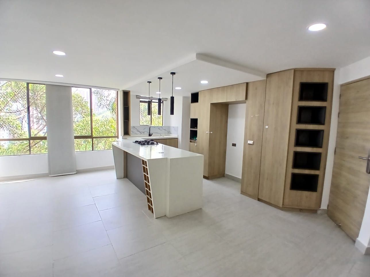Apartamento en arriendo Antioquia Medellín Castropol 86 m2 Habitaciones 3 Baños 3 Garajes 2 Precio $4150000