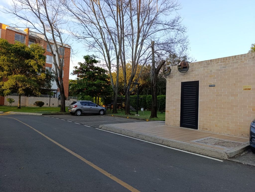 Apartamento en arriendo Valle Del Cauca Cali Parcelaciones Pance 140 m2 Habitaciones 3 Baños 4 Garajes 0 Precio $4100000