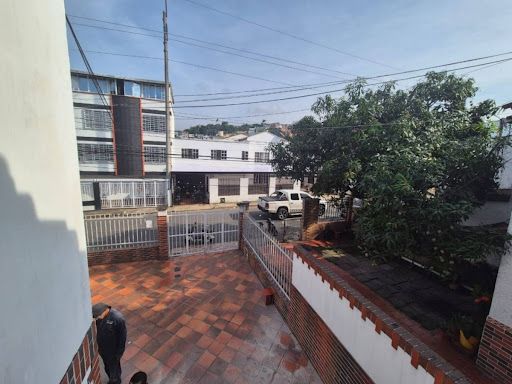 Casa en arriendo Santander Bucaramanga San Luis 350 m2 Habitaciones 3 Baños 3 Garajes 2 Precio $2800000