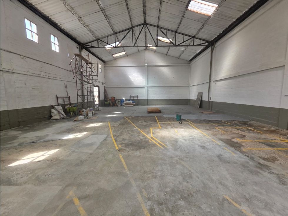 Bodega en arriendo Antioquia La Estrella La Estrella 700 m2 Habitaciones 0 Baños 3 Garajes 0 Precio $16000000