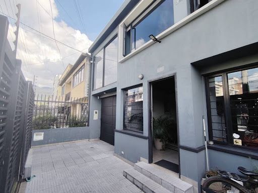 Casa en arriendo Cundinamarca Bogotá San Felipe 450 m2 Habitaciones 6 Baños 3 Garajes 3 Precio $14500000