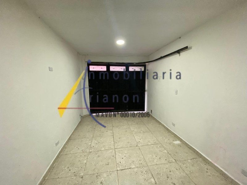 Local en arriendo Antioquia Medellín San Bernardo 23 m2 Habitaciones 0 Baños 1 Garajes 0 Precio $1200000