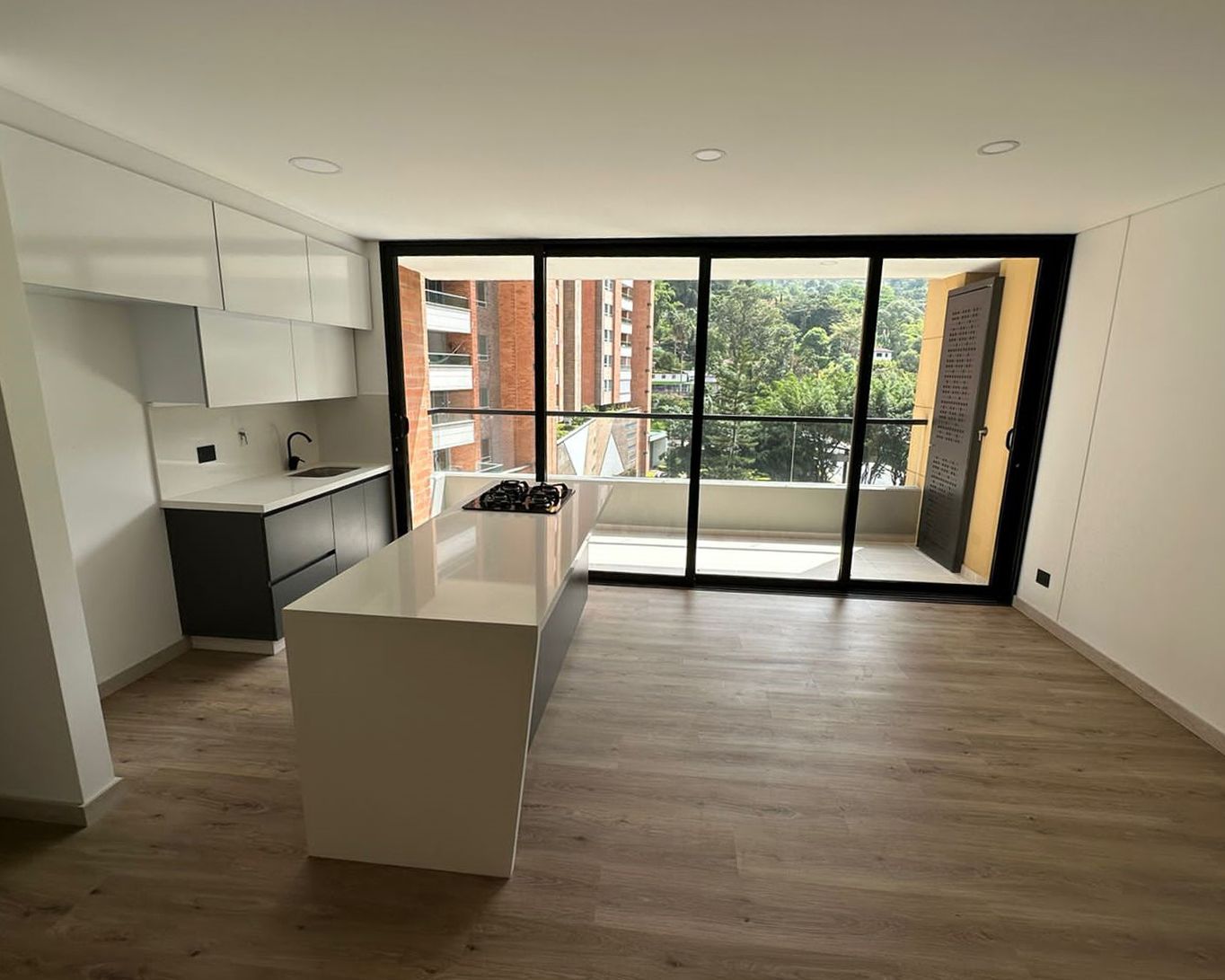 Apartamento en venta Antioquia Envigado El Chocho 86 m2 Habitaciones 2 Baños 2 Garajes 2 Precio $885000000
