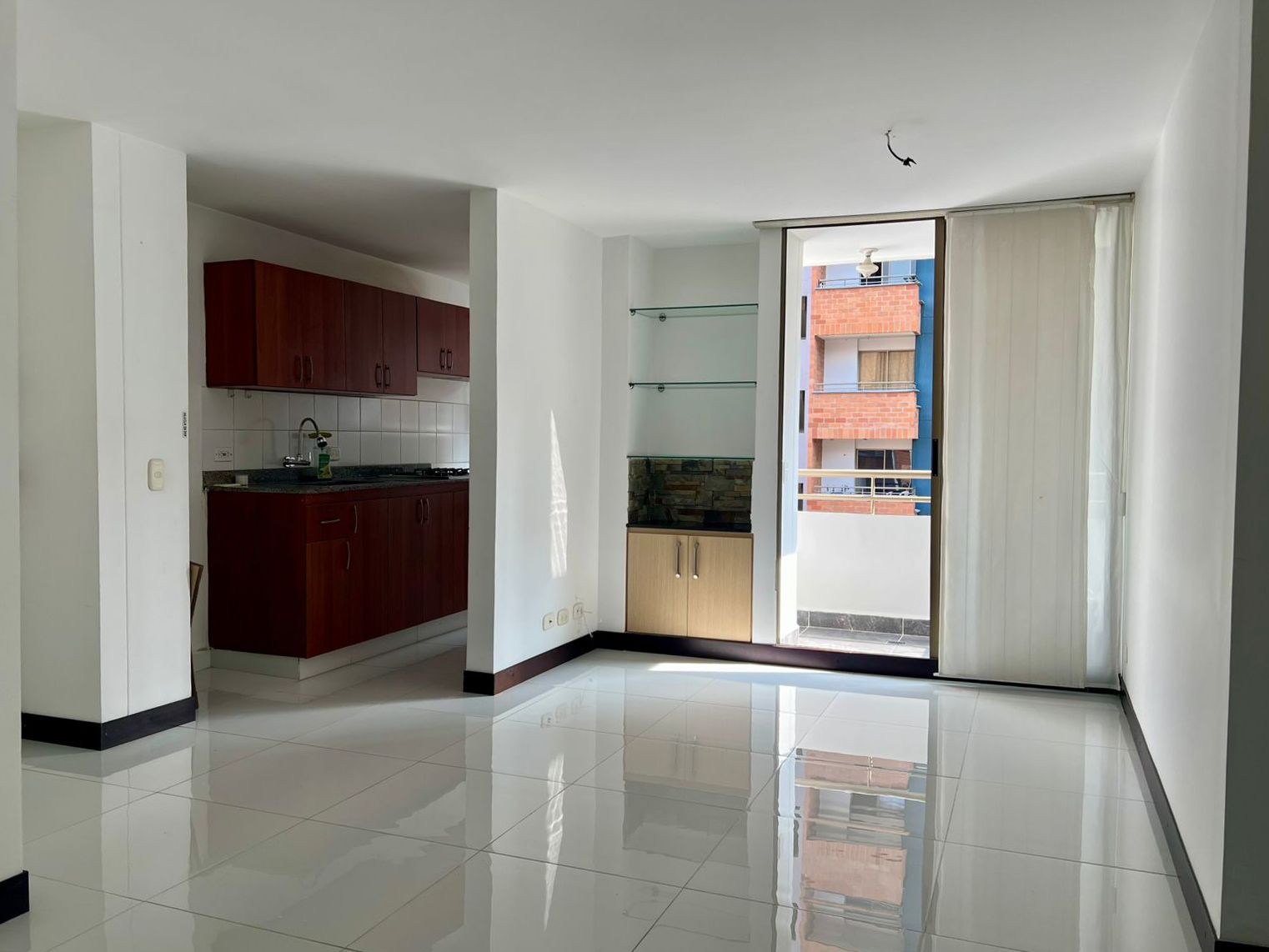 Apartamento en arriendo Antioquia Envigado La Inmaculada 64 m2 Habitaciones 3 Baños 2 Garajes 1 Precio $2550000