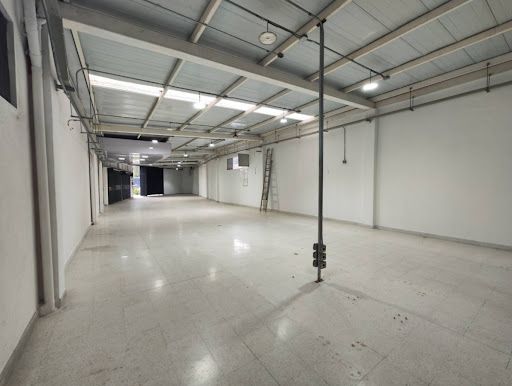 Local en arriendo Antioquia Itagüí 19 De Abril 300 m2 Habitaciones 0 Baños 1 Garajes 0 Precio $14000000