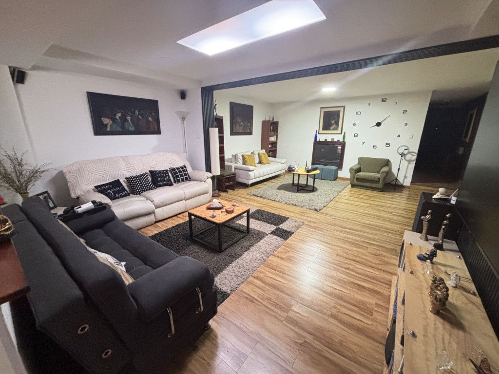 Casa en venta Cundinamarca Bogotá Nuevo Contry 339 m2 Habitaciones 7 Baños 3 Garajes 4 Precio $1800000000