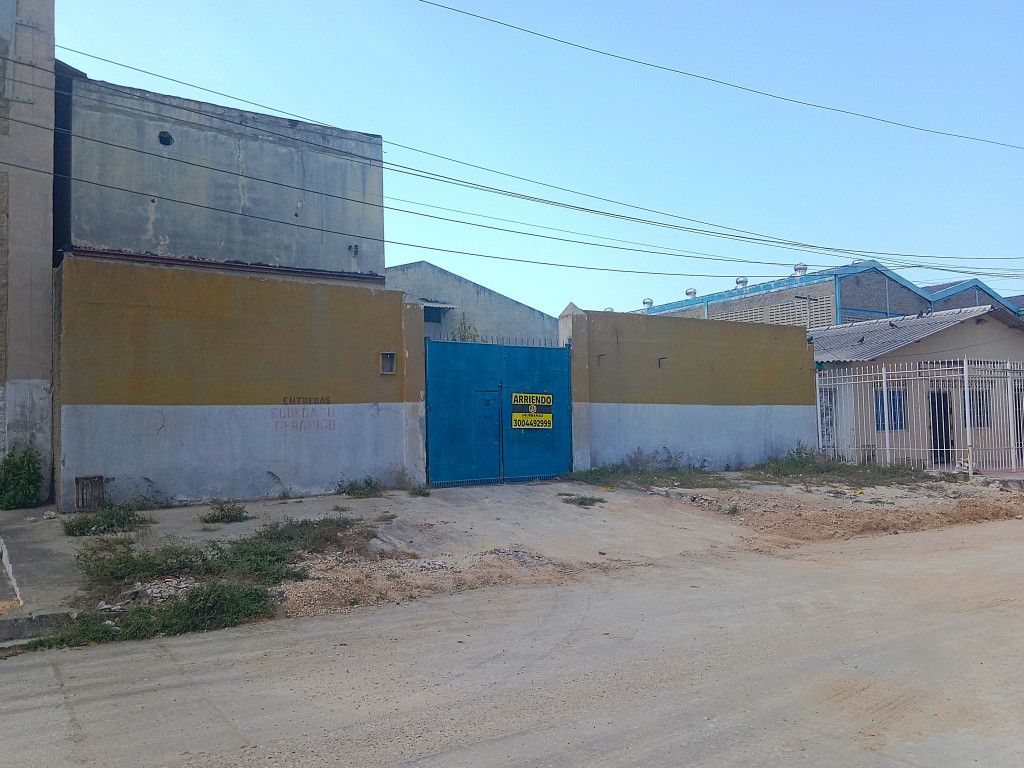 Bodega en arriendo Atlántico Barranquilla Montes 849 m2 Habitaciones 0 Baños 5 Garajes 2 Precio $17000000
