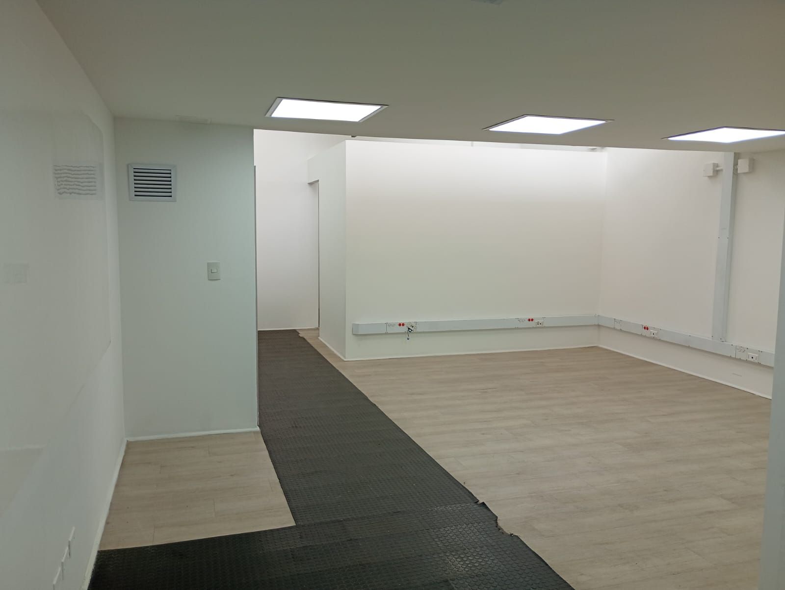 Local en arriendo Antioquia Medellín San Diego 94 m2 Habitaciones 0 Baños 2 Garajes 1 Precio $9600000