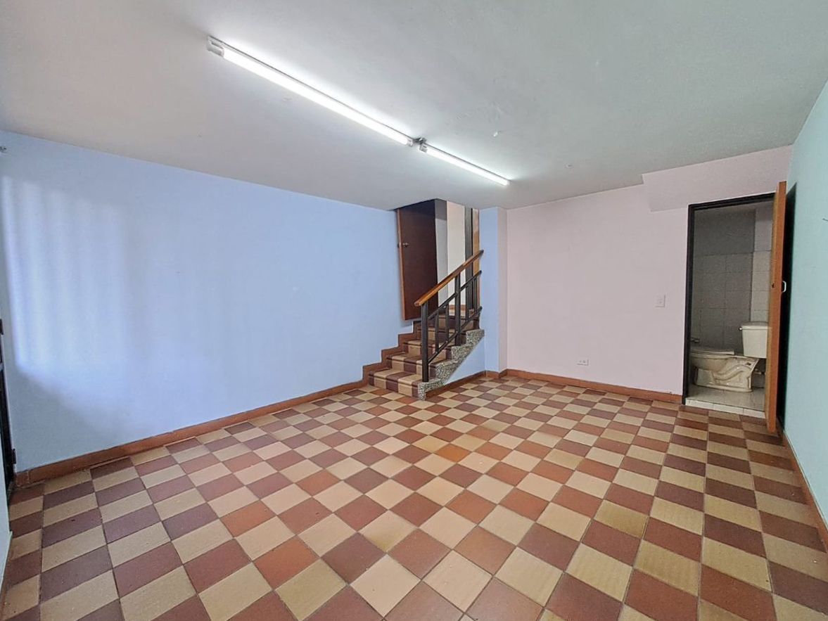 Local en arriendo o venta Antioquia Envigado La Mesa 150 m2 Habitaciones 0 Baños 2 Garajes 2 Precio venta $690000000 Precio arriendo $5200000