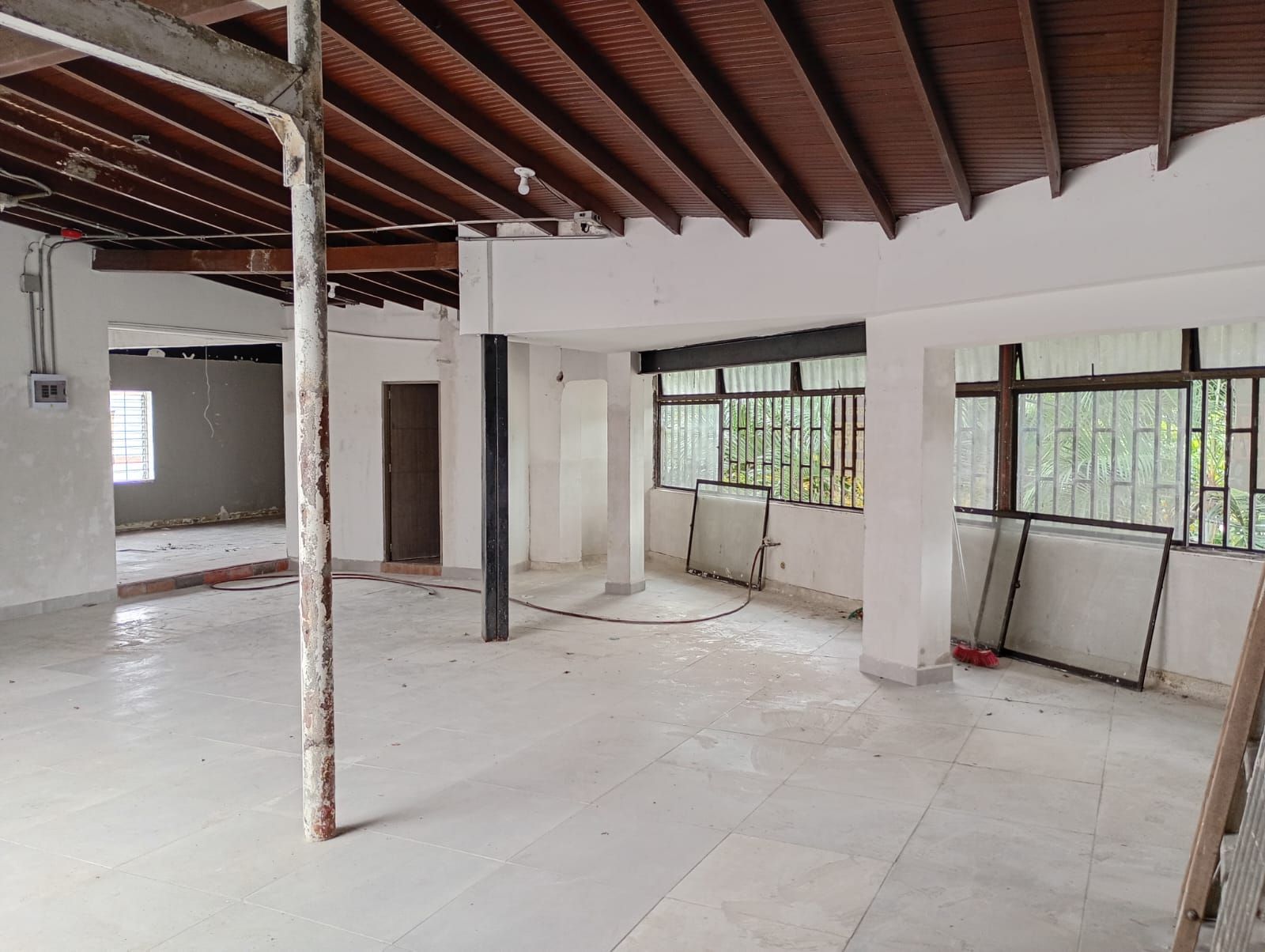 Oficina en arriendo Antioquia Medellín Los Conquistadores 217 m2 Habitaciones 0 Baños 2 Garajes 0 Precio $11000000