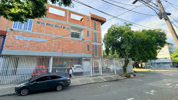 Edificio en venta Valle Del Cauca Cali Vipasa 1150 m2 Habitaciones 15 Baños 14 Garajes 9 Precio $2600000000