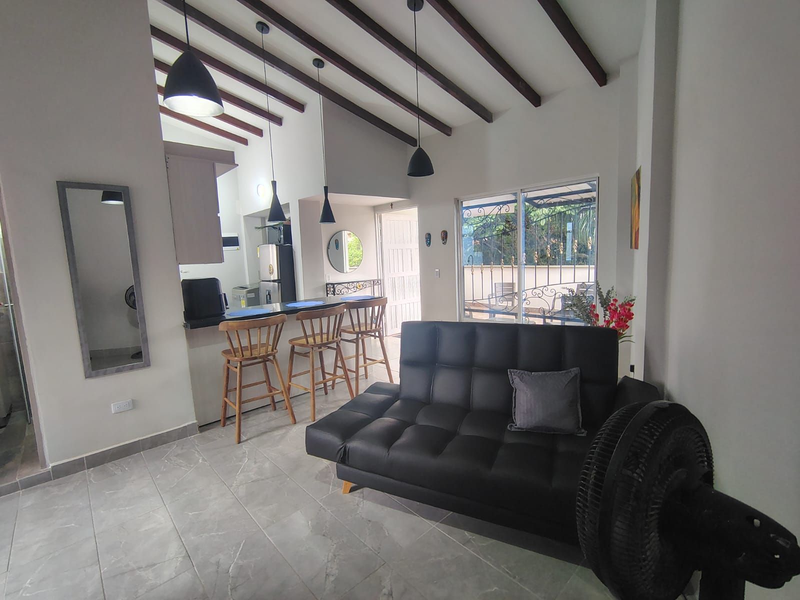 Apartamento en arriendo Antioquia Medellín Los Alpes 60 m2 Habitaciones 2 Baños 2 Garajes 0 Precio $3700000