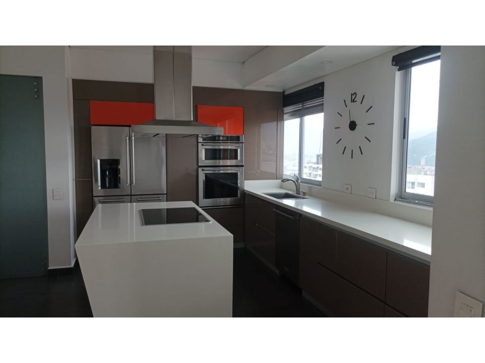 Apartamento en arriendo Antioquia Medellín Loma Del Barro 306 m2 Habitaciones 4 Baños 6 Garajes 3 Precio $10120000