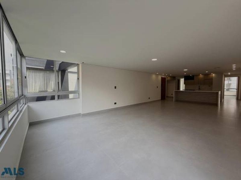Apartamento en venta Antioquia Medellín Las Acacias 220 m2 Habitaciones 3 Baños 4 Garajes 2 Precio $1090000000