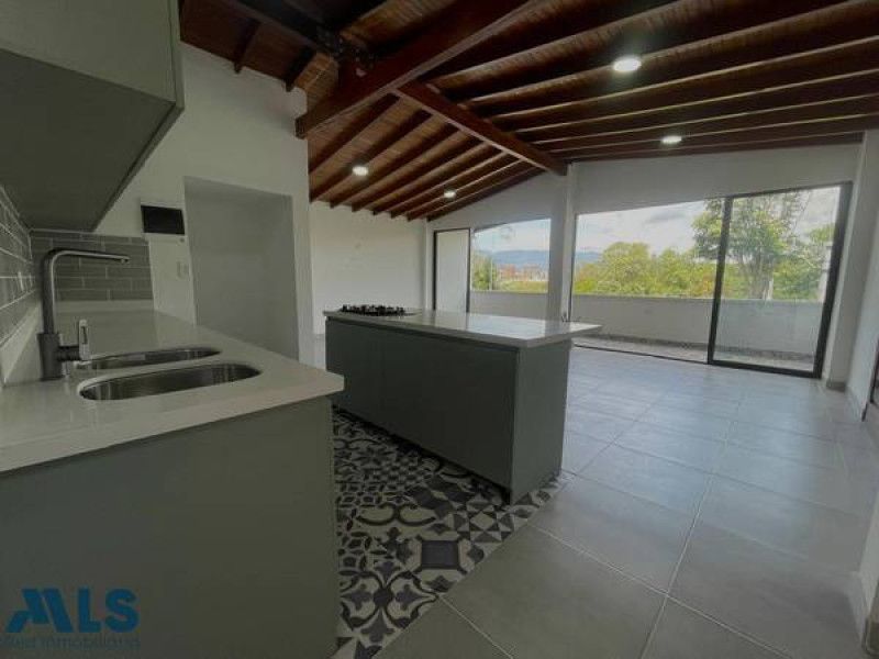 Inmuebles en Remate Apartamento en venta Antioquia Medellín Suramericana 211 m2 Habitaciones 5 Baños 4 Garajes 1 Precio $890000000
