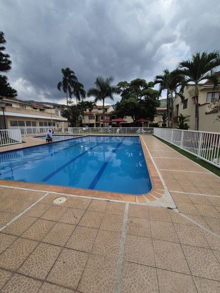 Casa en venta Valle Del Cauca Cali Sector Cañaveralejo Guadalupe 170 m2 Habitaciones 4 Baños 3 Garajes 2 Precio $600000000
