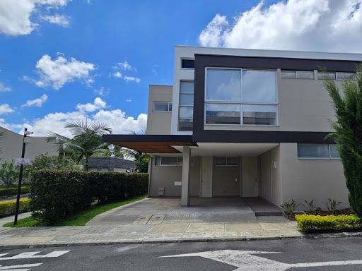 Apartamento en arriendo Antioquia Rionegro Gualanday 167 m2 Habitaciones 3 Baños 3 Garajes 2 Precio $6500000
