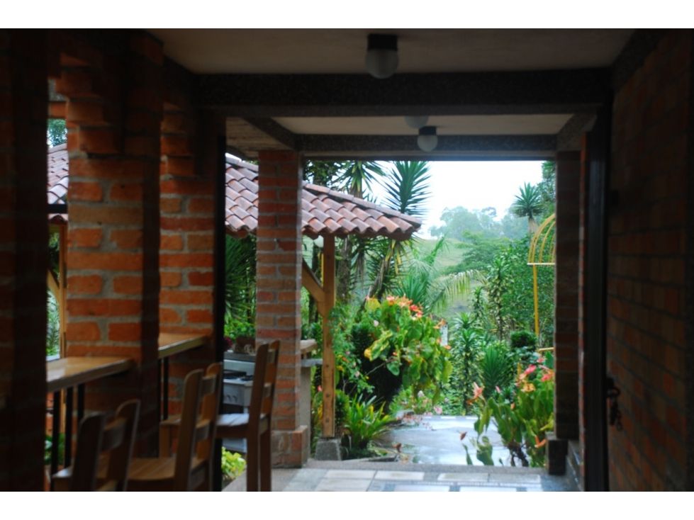 Finca en arriendo o venta Risaralda Pereira Pereira 25000 m2 Habitaciones 6 Baños 10 Garajes 29 Precio venta $3500000000 Precio arriendo $12000000