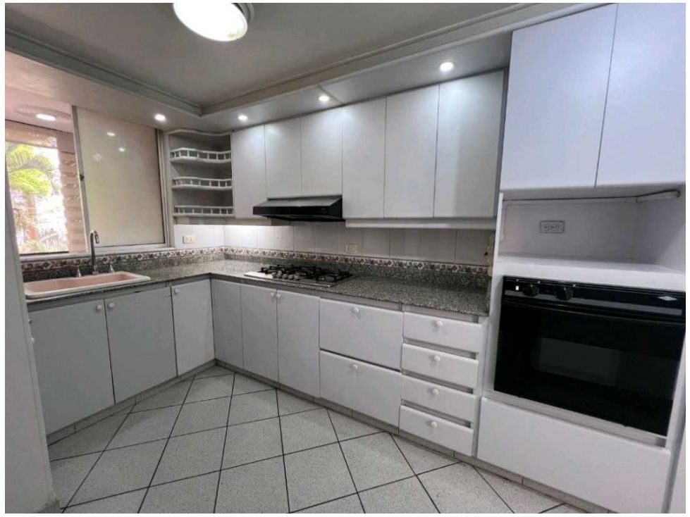 Apartamento en venta Antioquia Medellín Florida Nueva 130 m2 Habitaciones 4 Baños 3 Garajes 2 Precio $700000000