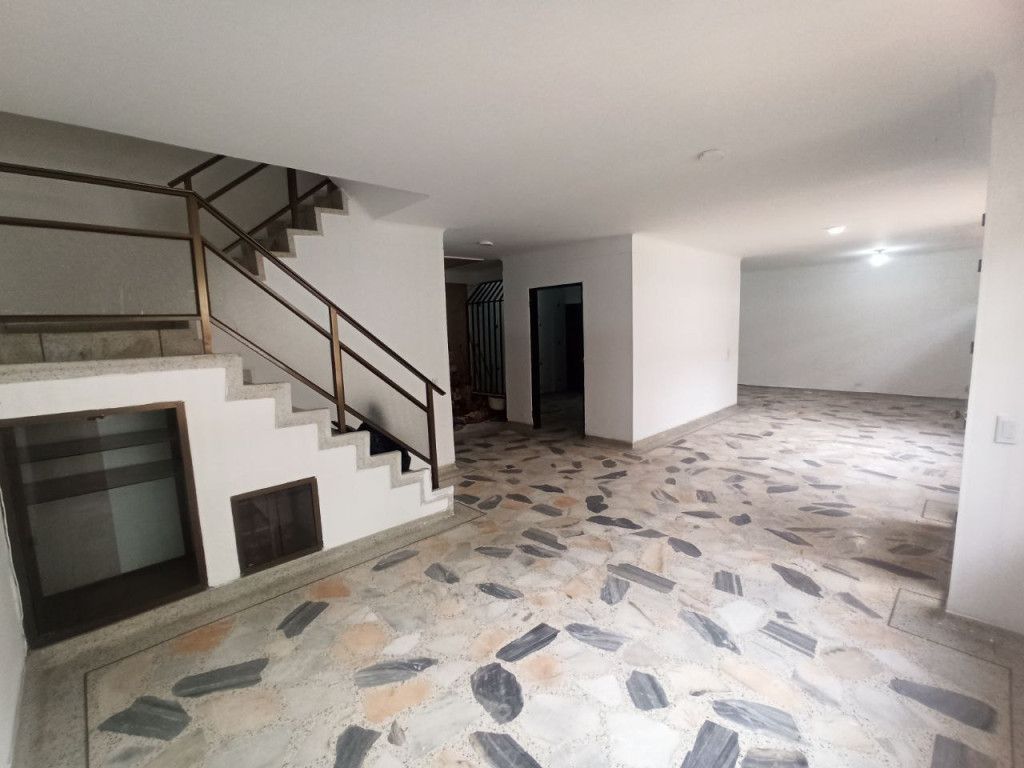 Casa en arriendo Valle Del Cauca Cali Caldas 220 m2 Habitaciones 5 Baños 3 Garajes 0 Precio $2700000