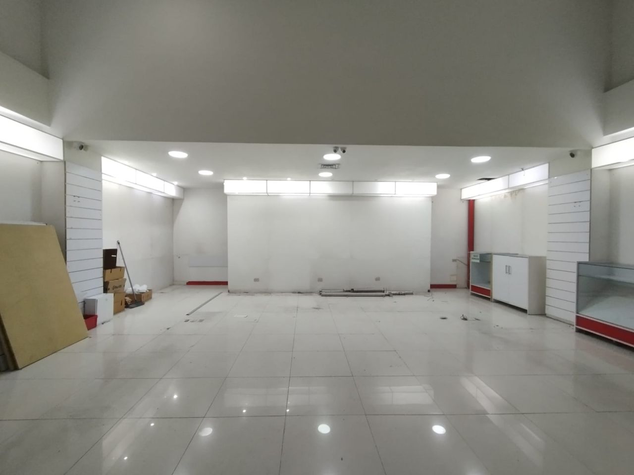 Local en arriendo Antioquia Medellín San Diego 101 m2 Habitaciones 0 Baños 1 Garajes 0 Precio $14779452
