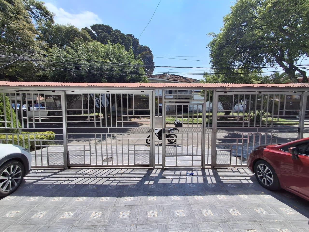 Apartamento en arriendo Valle Del Cauca Cali La Flora 50 m2 Habitaciones 2 Baños 1 Garajes 0 Precio $1250000