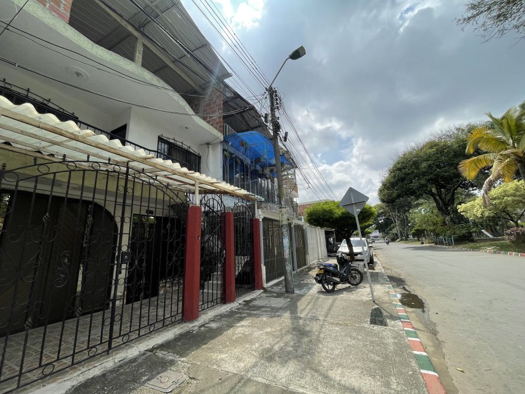 Casa en arriendo Valle Del Cauca Cali Nueva Floresta Del Ict 100 m2 Habitaciones 2 Baños 1 Garajes 1 Precio $1320000