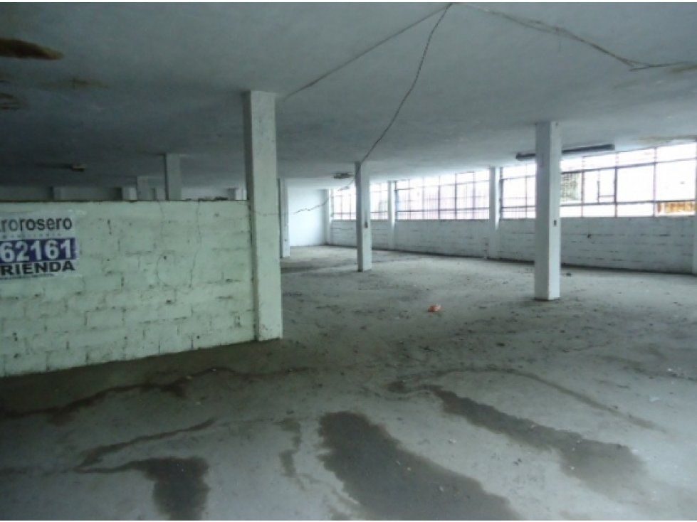 Bodega en venta Caldas Manizales Colon 667 m2 Habitaciones 0 Baños 4 Garajes 2 Precio $980000000