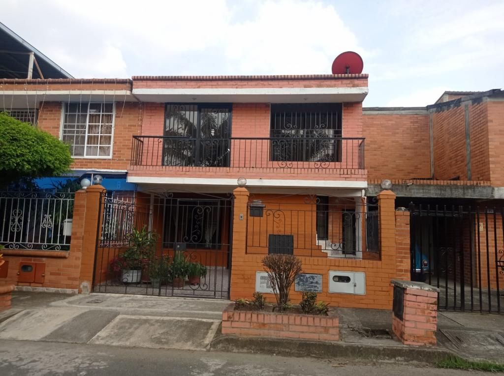 Casa en arriendo Valle Del Cauca Cali Ciudad Real 80 m2 Habitaciones 3 Baños 1 Garajes 0 Precio $1100000