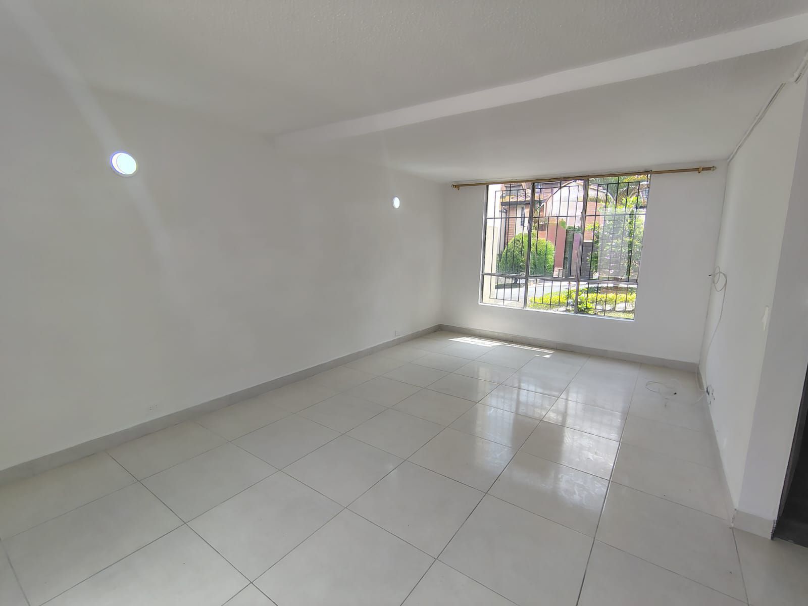 Casa en arriendo Antioquia Envigado Loma Del Barro 150 m2 Habitaciones 4 Baños 2 Garajes 1 Precio $4200000