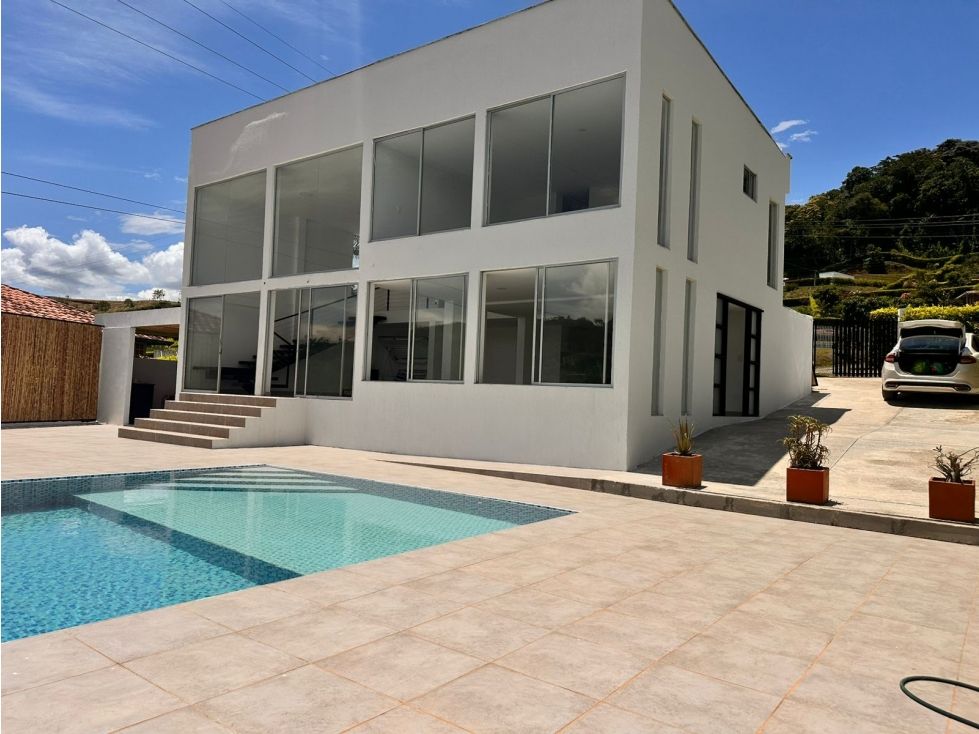 Casa Campestre en venta Caldas Manizales Lleras 240 m2 Habitaciones 4 Baños 4 Garajes 2 Precio $740000000