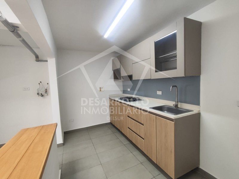 Local en arriendo Antioquia Medellín Manila 200 m2 Habitaciones 0 Baños 2 Garajes 0 Precio $14000000