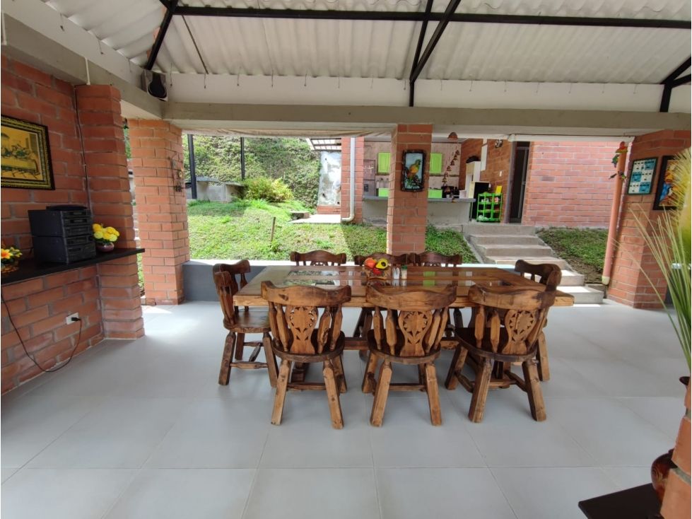 Casa Campestre en venta Caldas Neira Neira 250 m2 Habitaciones 5 Baños 3 Garajes 7 Precio $870000000