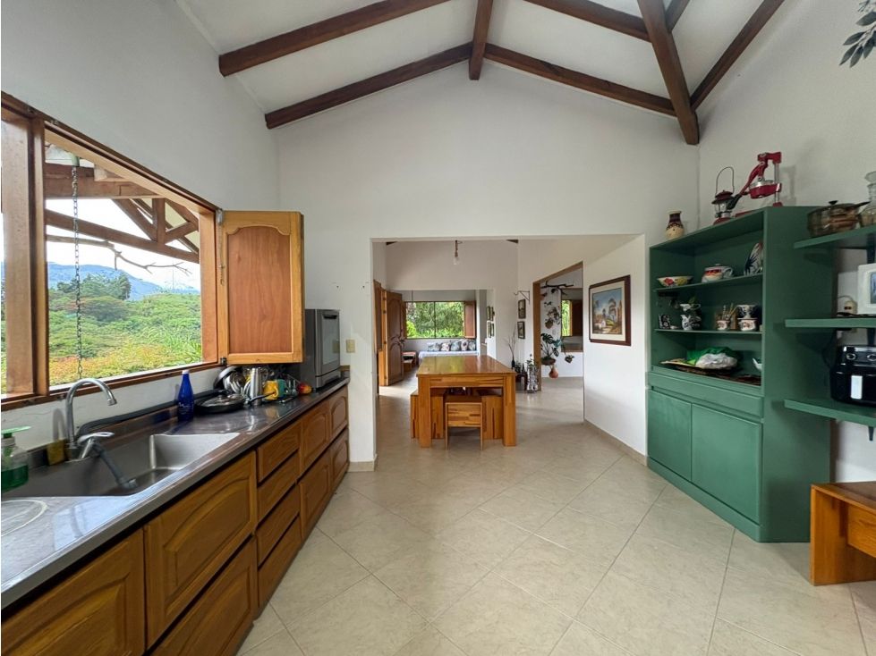 Casa Campestre en venta Antioquia Copacabana El Tablazo - Canoas 230 m2 Habitaciones 4 Baños 4 Garajes 10 Precio $1320000000