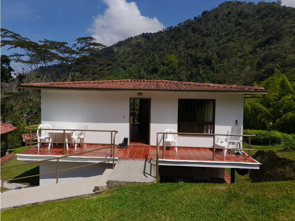 Finca en venta Caldas Manizales Manizales 150 m2 Habitaciones 4 Baños 2 Garajes 4 Precio $850000000
