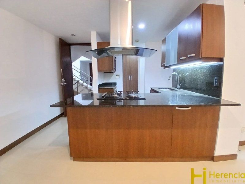 Apartamento en arriendo Antioquia Envigado Uribe Ángel 85 m2 Habitaciones 2 Baños 2 Garajes 1 Precio $3800000