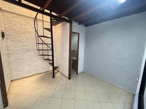 Local en arriendo Antioquia Itagüí Centro 17 m2 Habitaciones 0 Baños 1 Garajes 0 Precio $1000000