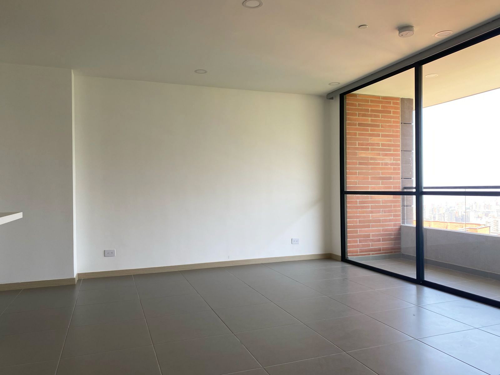 Apartamento en arriendo Antioquia Envigado La Mesa 113 m2 Habitaciones 3 Baños 3 Garajes 2 Precio $6000000