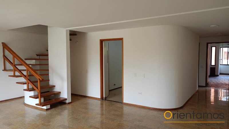 Oficina en arriendo Antioquia Medellín La Aguacatala 170 m2 Habitaciones 0 Baños 4 Garajes 2 Precio $9000000