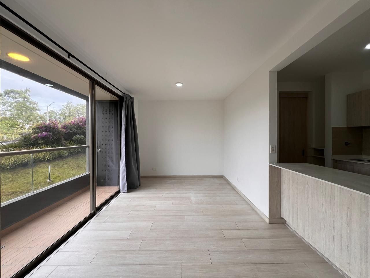 Apartamento en arriendo o venta Antioquia Rionegro Cuatro Esquinas 80 m2 Habitaciones 3 Baños 2 Garajes 1 Precio venta $730000000 Precio arriendo $3300000