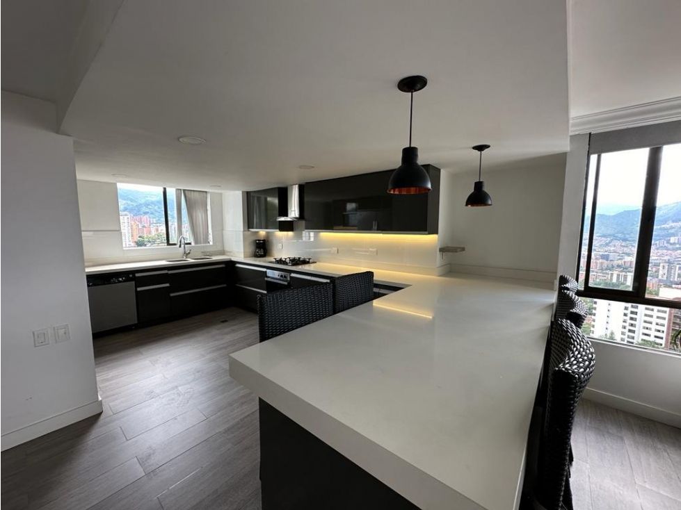 Apartamento en arriendo o venta Antioquia Medellín San Lucas 290 m2 Habitaciones 4 Baños 5 Garajes 2 Precio venta $1950000000 Precio arriendo $18000000